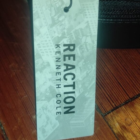 Kenneth Cole REACTION Men's Toiletry Travel Kit Brand New - Picture 6 of 7